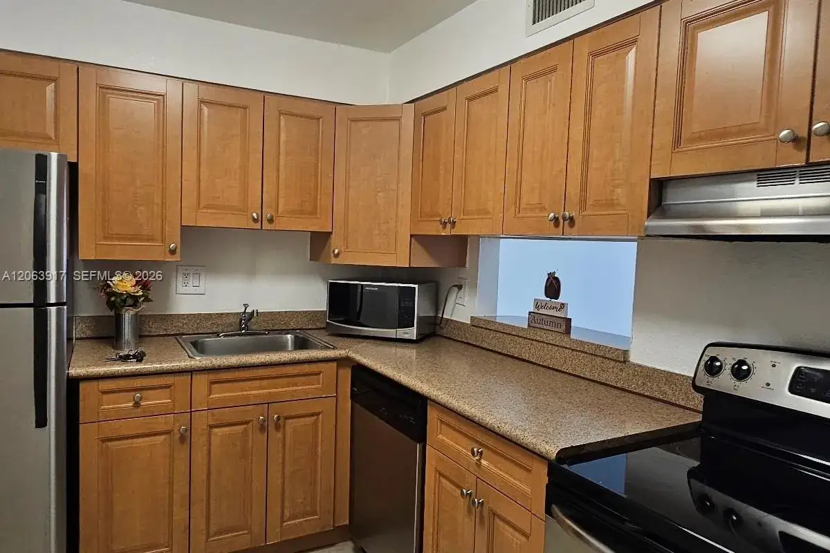 5201 Geneva Way # 202, Doral FL 33166