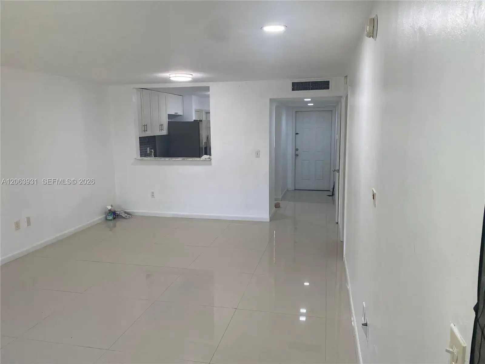 1 bedroom 1 bath Residential Lease for rent at 1550 NE 191st St # 309, Miami FL 33179