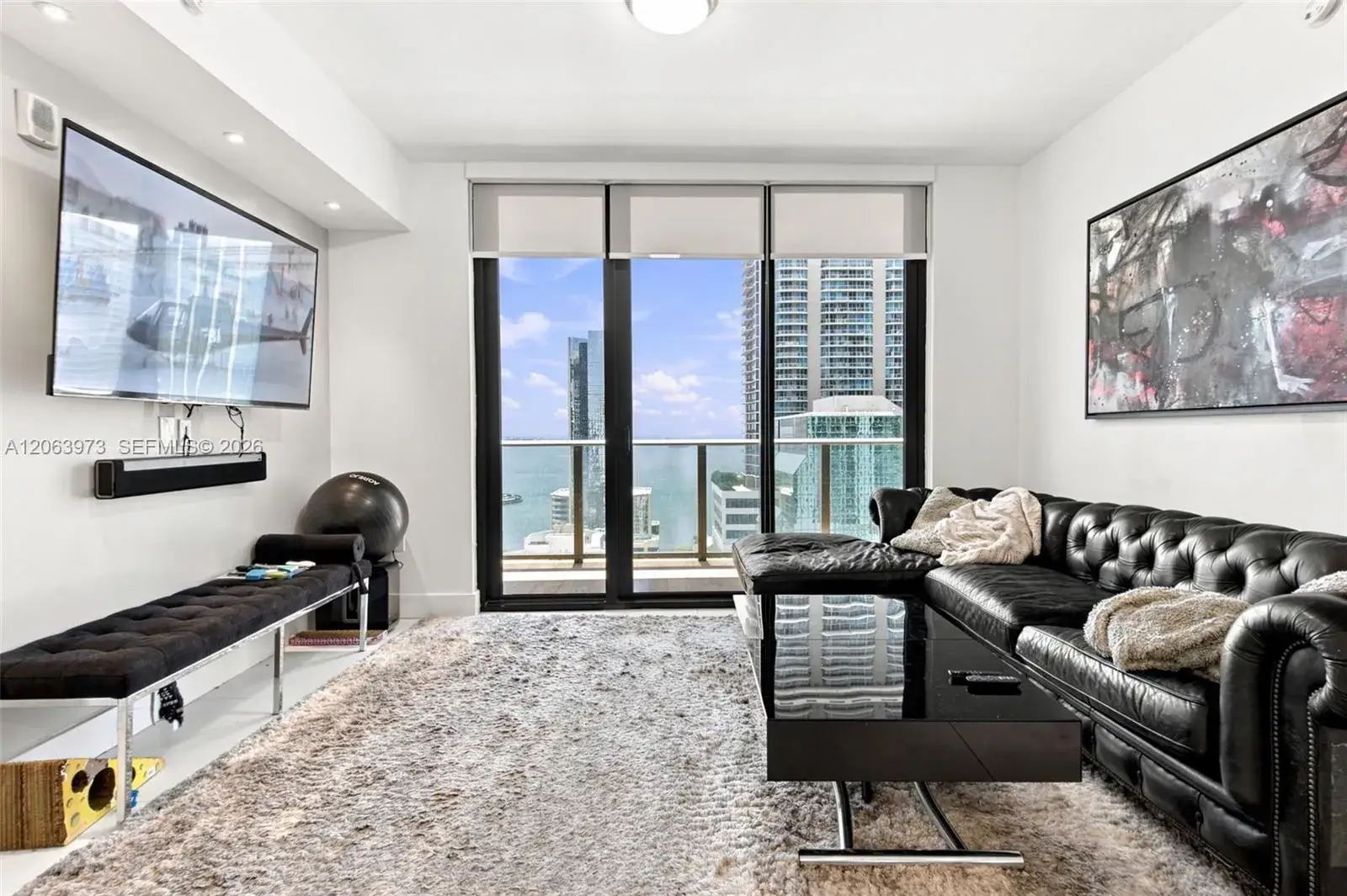 3 bedroom 3 bath Residential Lease for rent at 1010 Brickell Ave # 2403, Miami FL 33131