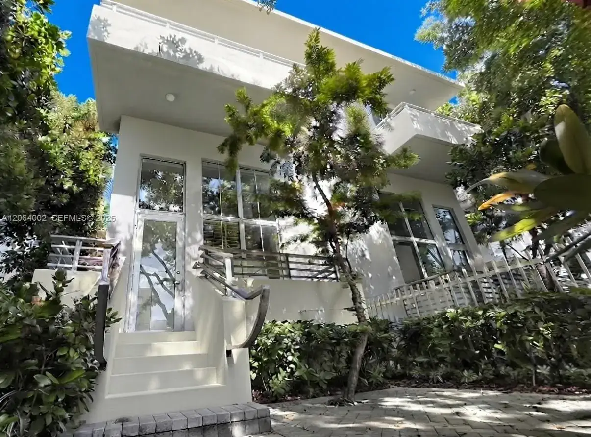 2 bedroom 2 bath Residential Lease for rent at 928 Pennsylvania Ave # 1, Miami Beach FL 33139