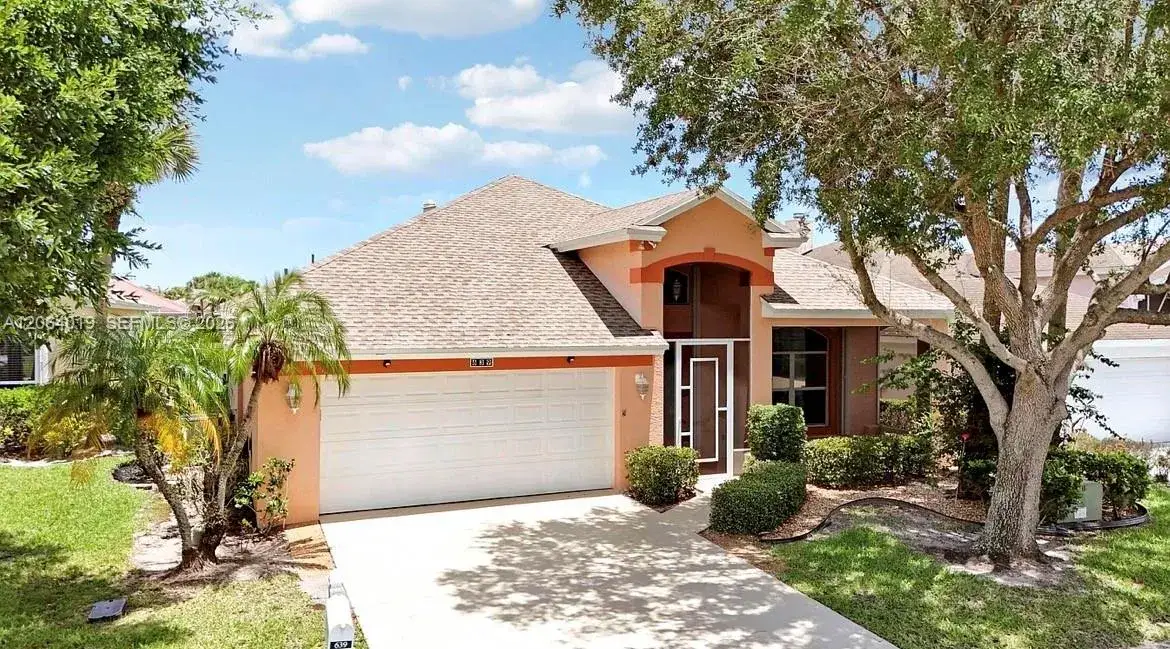 2 bedroom 2 bath Residential Lease for rent at 637 NW venetto ct # 0, Saint Lucie West FL 34986