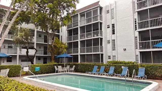 483 N Pine Island Rd # C305, Plantation FL 33324
