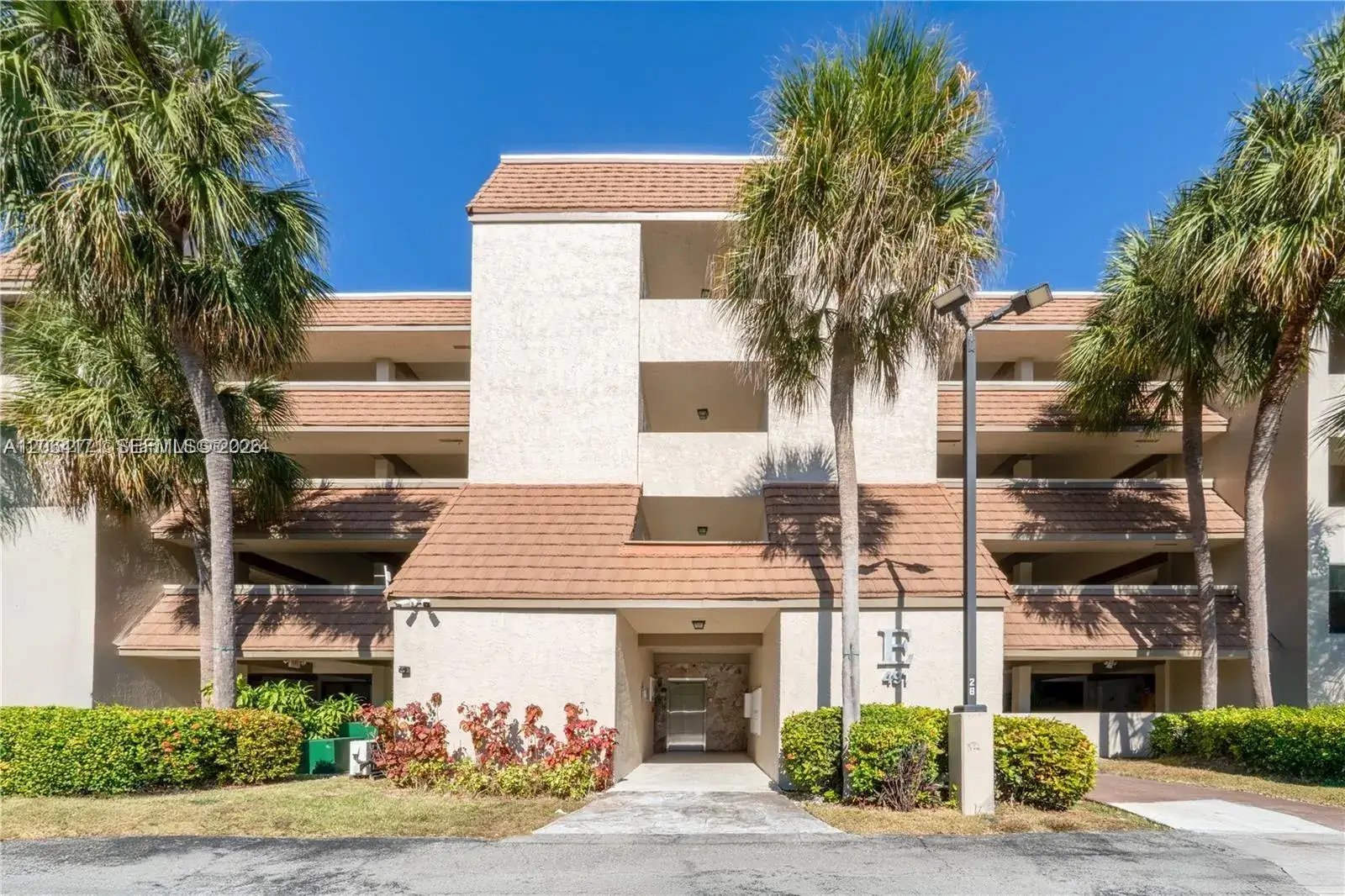 2 bedroom 2 bath Residential for sale at 491 Ives Dairy Rd # 5, Miami FL 33179