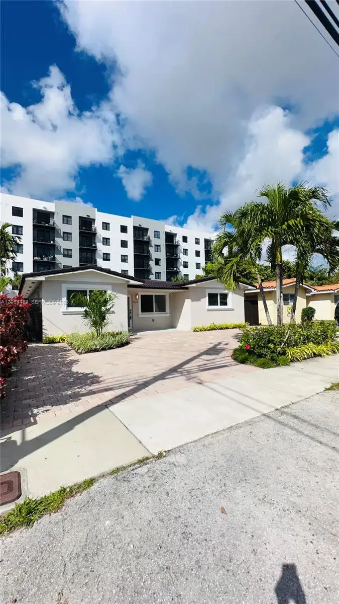 4 bedroom 2 bath Residential Lease for rent at 4120 SW 69 Ave, Miami FL 33155