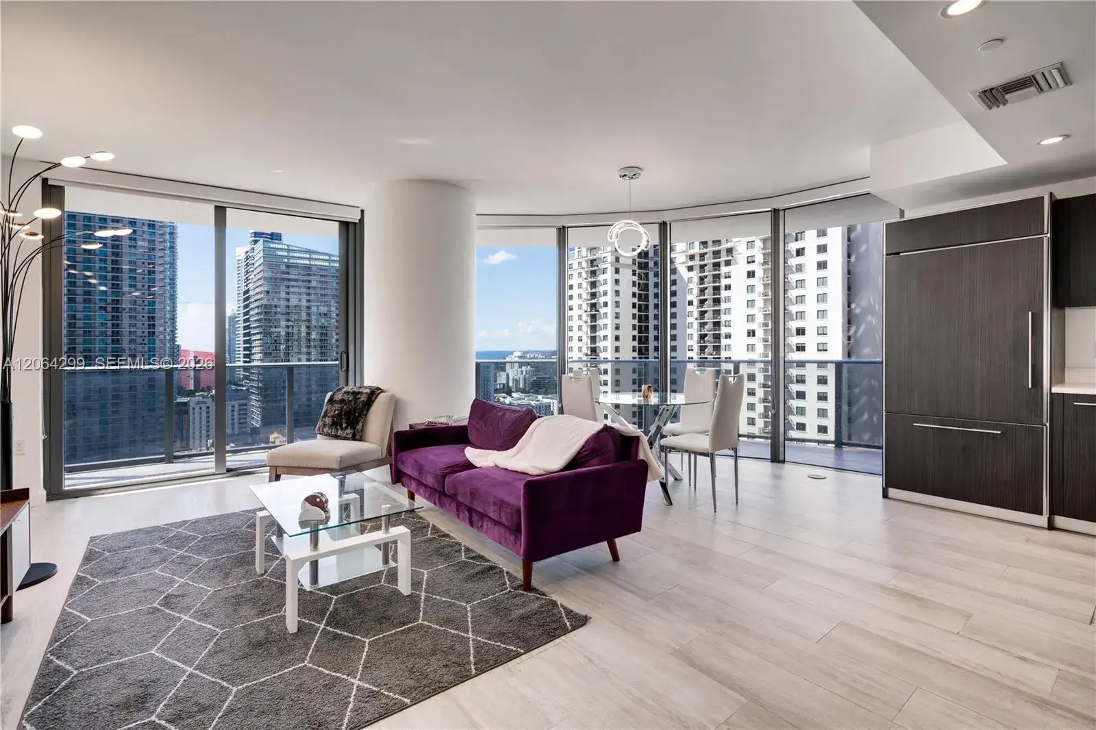 2 bedroom 2 bath Residential Lease for rent at 45 SW 9th St # 2306, Miami FL 33130