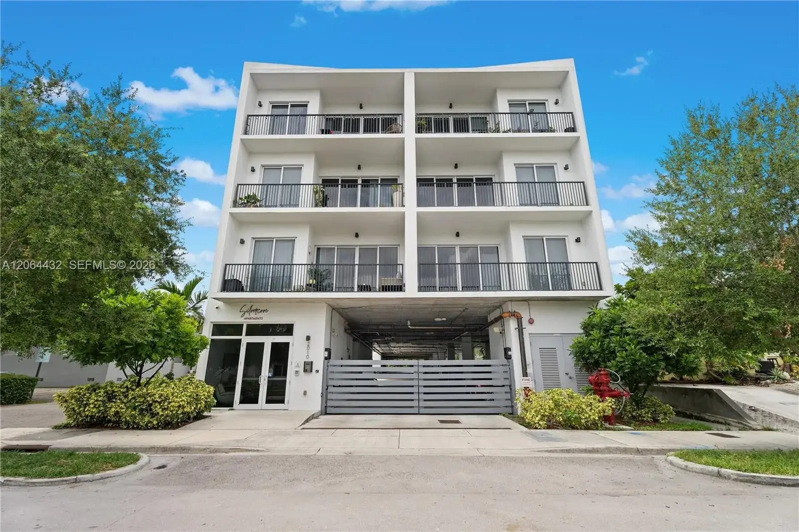 2 bedroom 2 bath Residential Lease for rent at 2010 SW 25th Ter # 305, Miami FL 33133