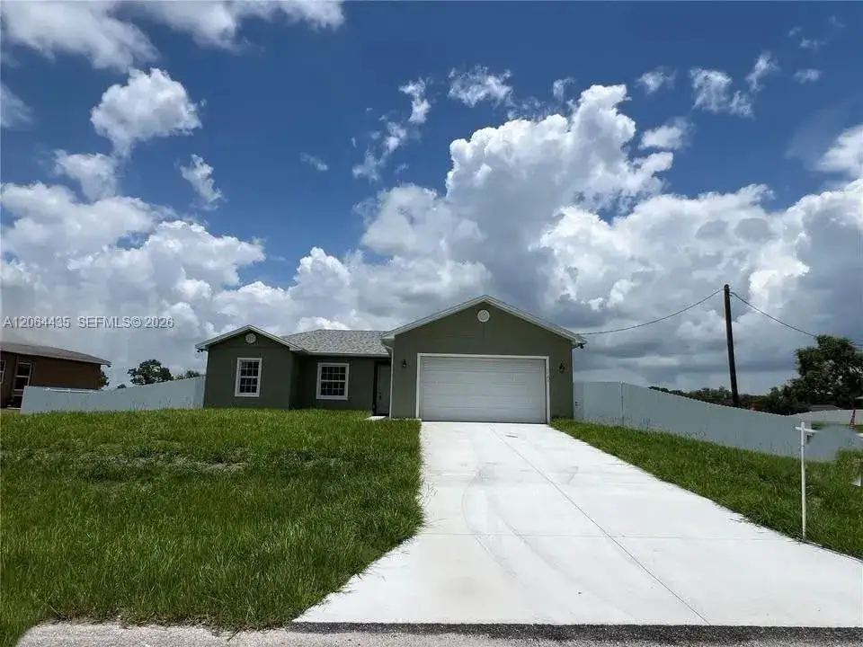 3 bedroom 2 bath Residential Lease for rent at 1133 LEADER ST, La Belle FL 33935