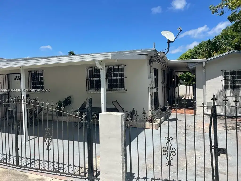 1 bedroom 1 bath Residential Lease for rent at 15530 SW 308th St # D, Homestead FL 33033