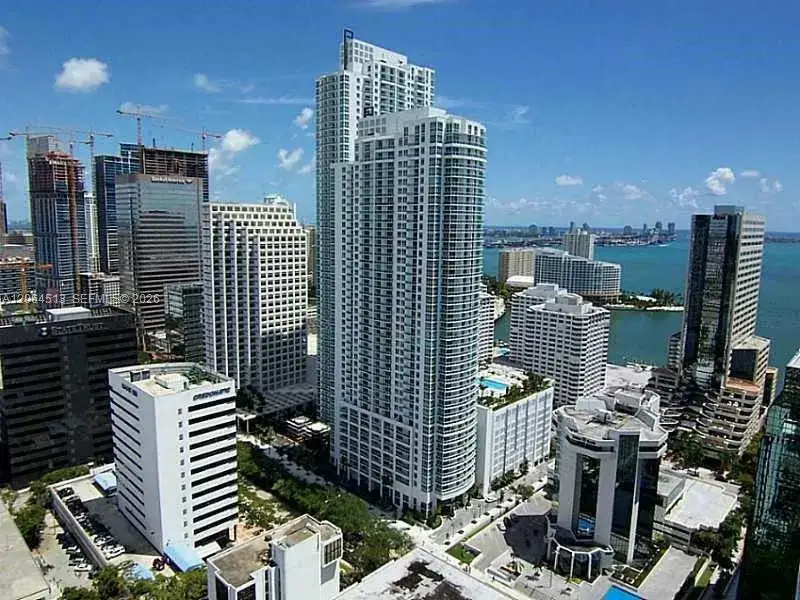 1 bedroom 1 bath Residential Lease for rent at 951 Brickell Ave # 409, Miami FL 33131