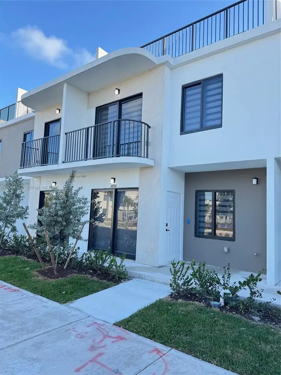 4 bedroom 2 bath Residential Lease for rent at 14506 SW 260th St # 14506, Homestead FL 33032