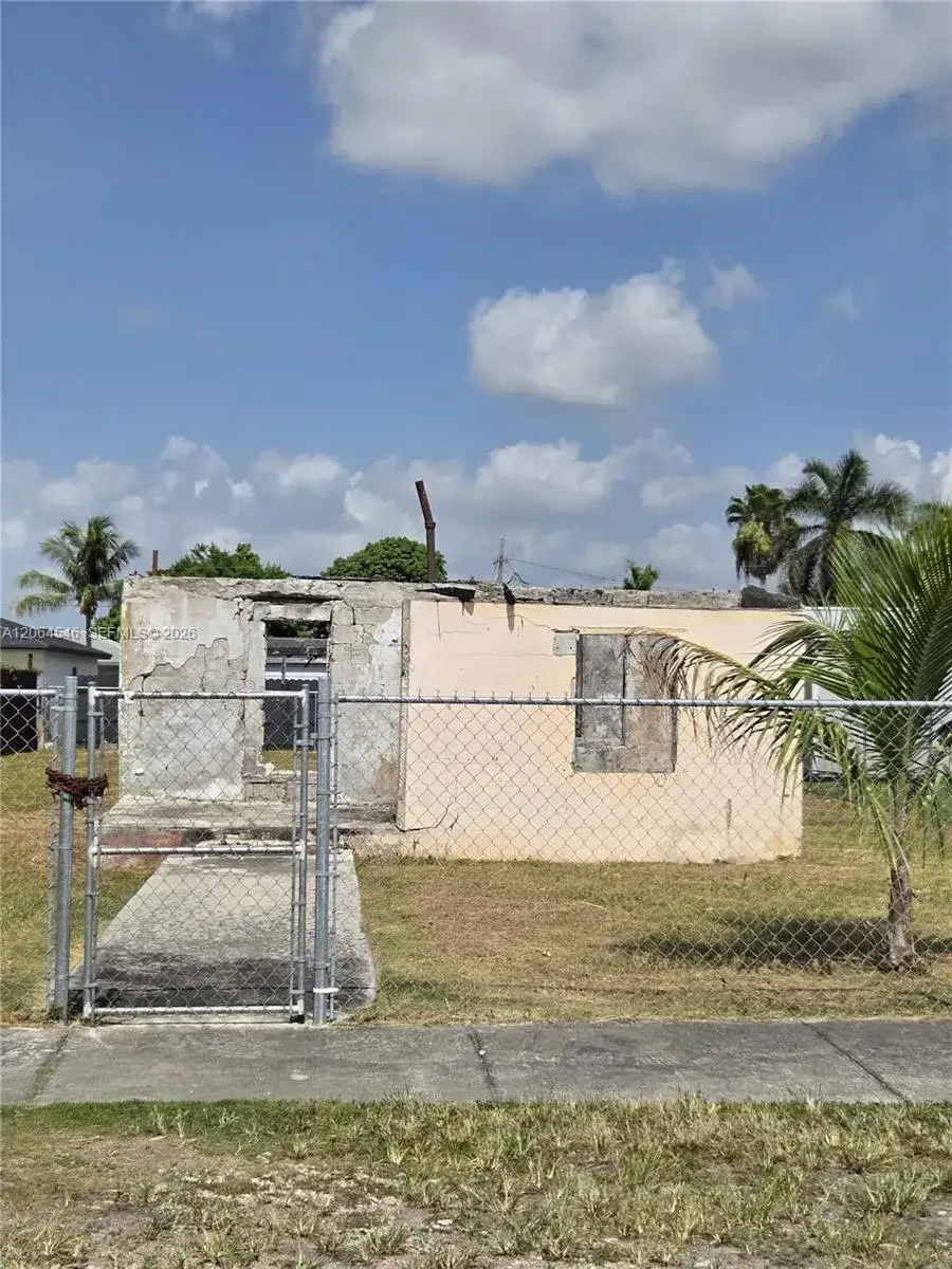 714 SW 11th Ave, Homestead FL 33030