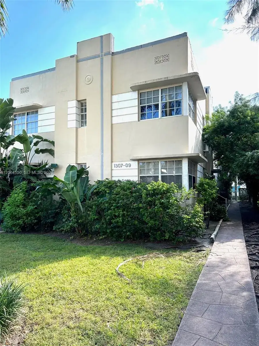 1 bedroom 1 bath Residential Lease for rent at 1309 Euclid Ave # 8, Miami Beach FL 33139