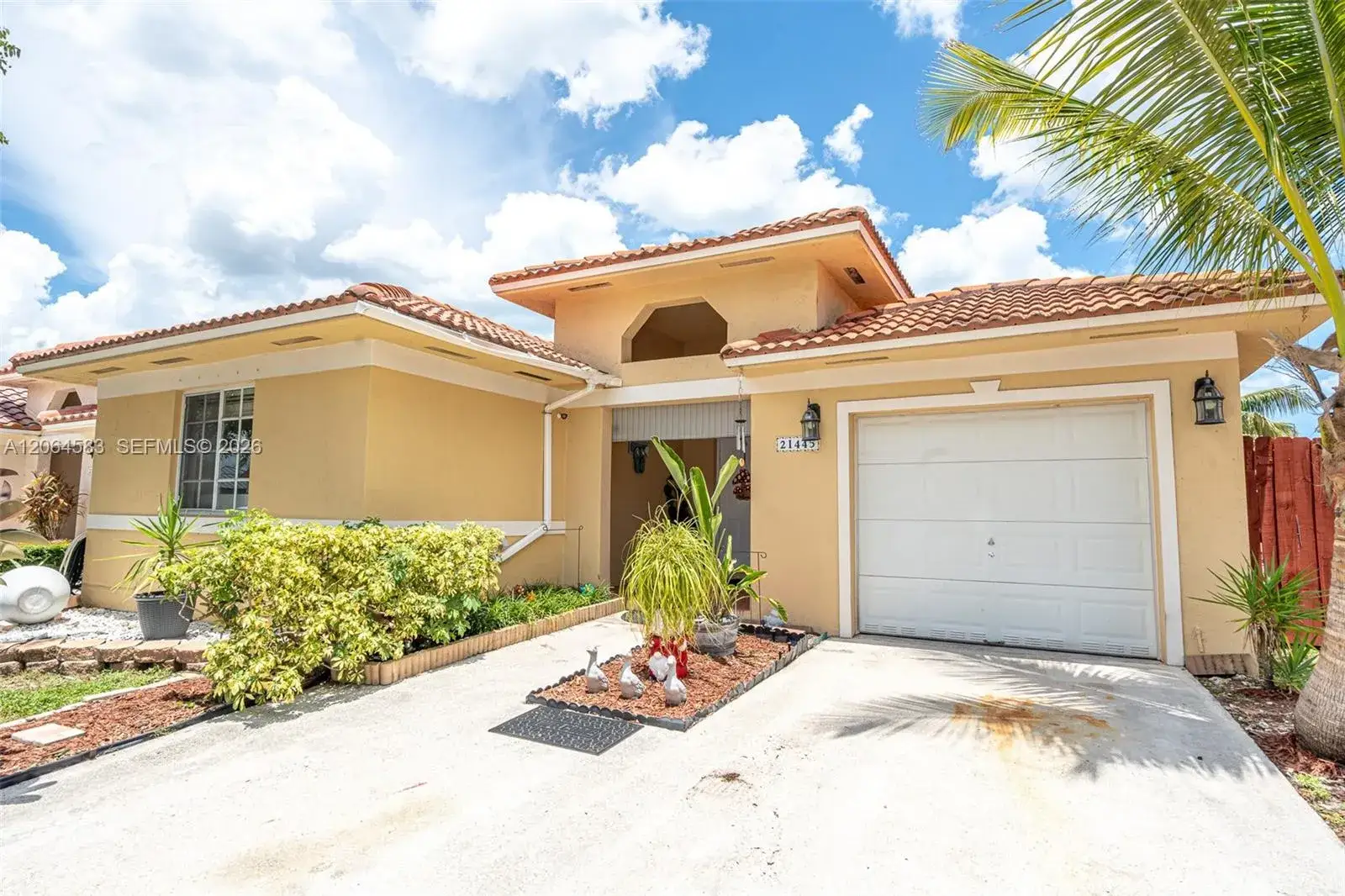 3 bedroom 2 bath Residential for sale at 21445 SW 89th Path, Cutler Bay FL 33189