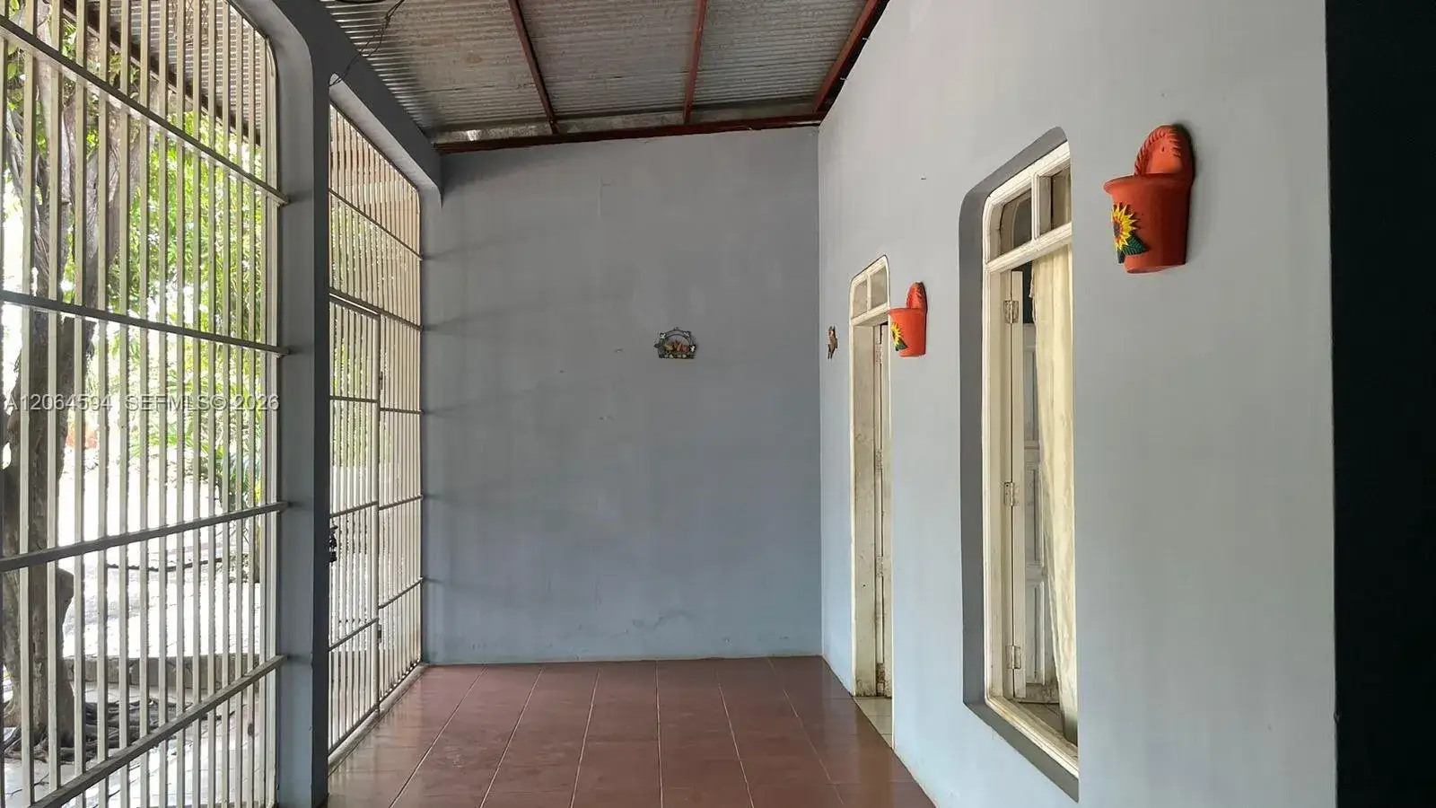 4 bedroom 1 bath Residential for sale at De la Rolter 7 cuadras N 1/2 cuadra al Este, FL