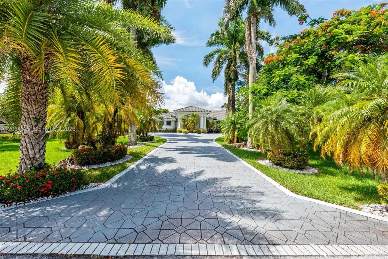 4 bedroom 4 bath Residential Lease for rent at 11302 NW 9th St, Plantation FL 33325