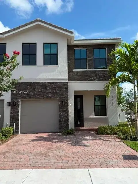 4 bedroom 3 bath Residential Lease for rent at 7264 SW 46 # 7264, Davie FL 33314
