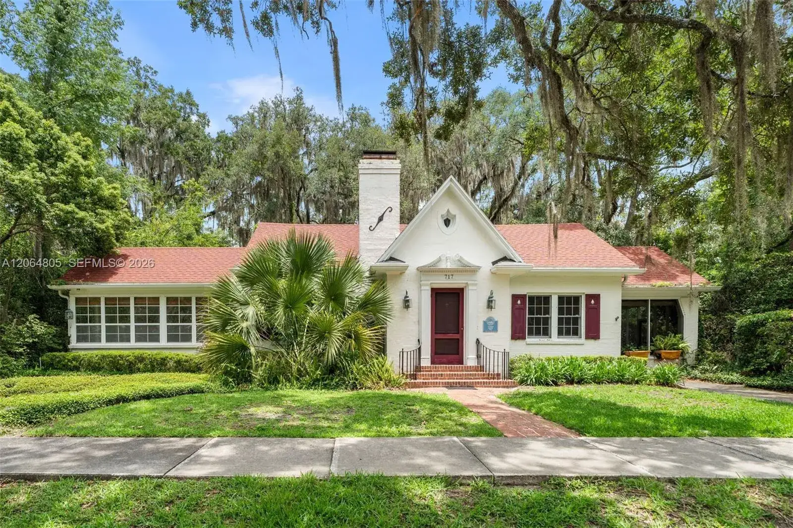 3 bedroom 2 bath Residential for sale at 717 NE Boulevard, Gainesville FL 32601