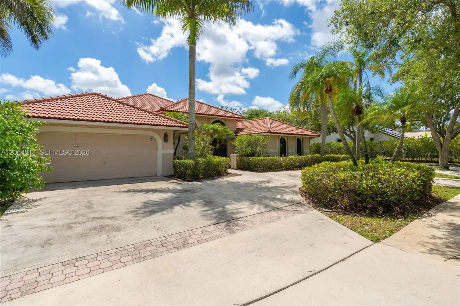 5 bedroom 3 bath Residential for sale at 1051 Deerpath Ct, Weston FL 33326