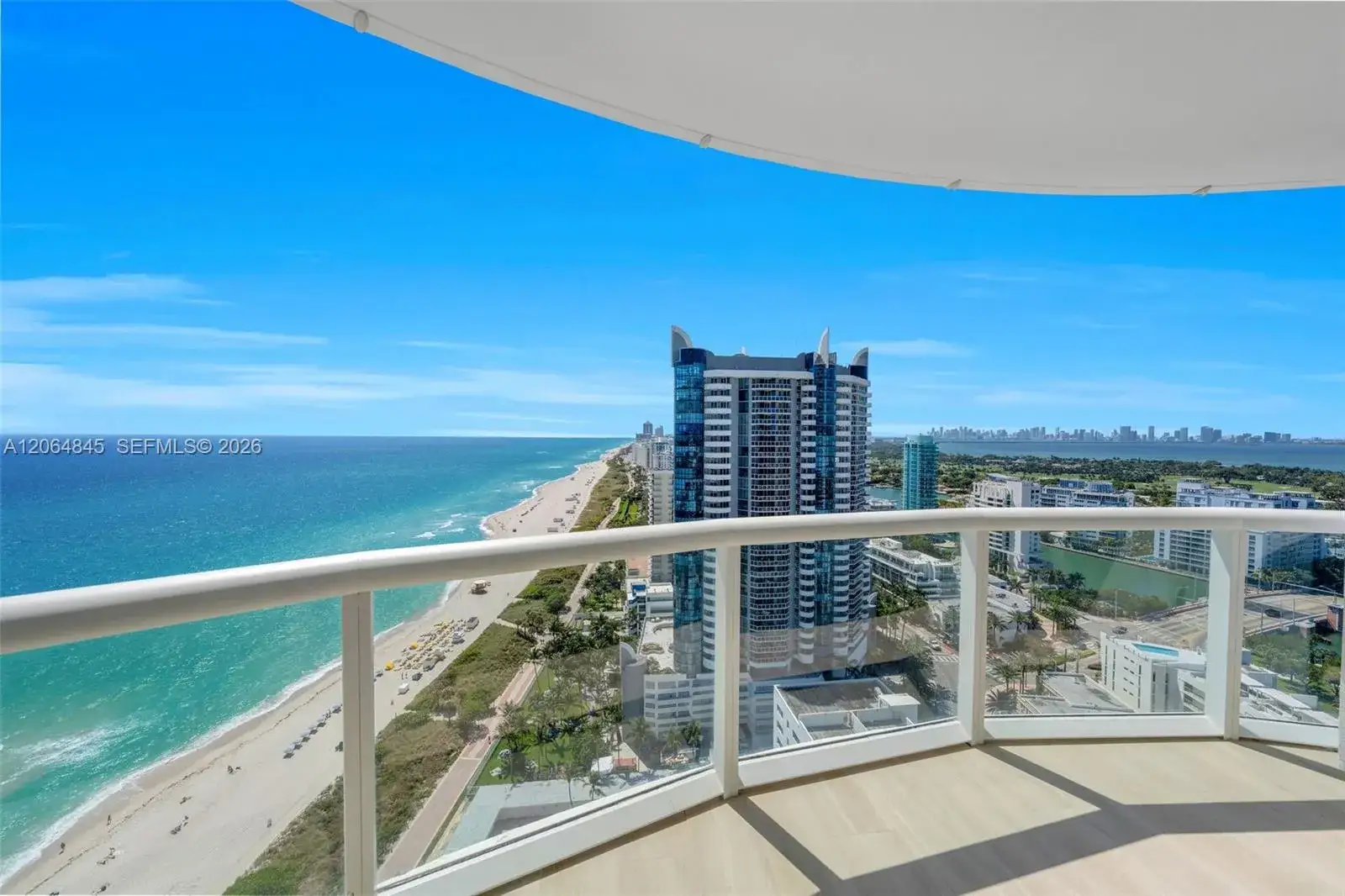 1 bedroom 1 bath Residential Lease for rent at 6365 Collins Ave # 2804, Miami Beach FL 33141
