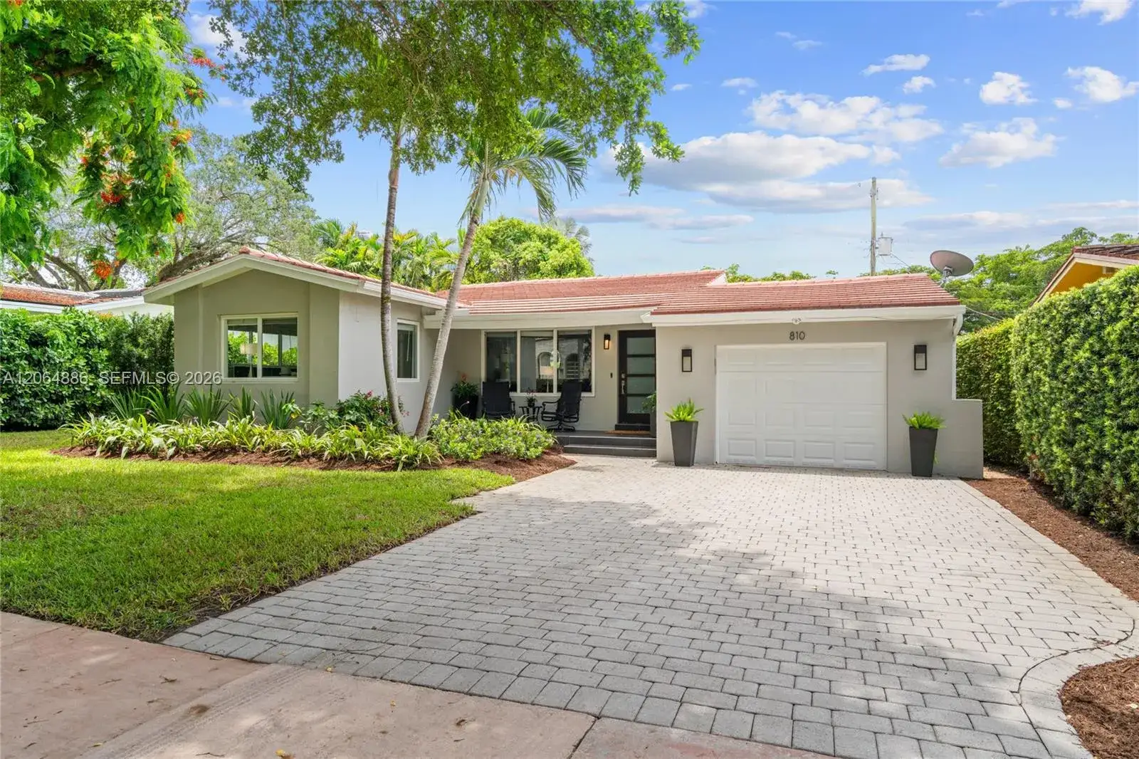 2 bedroom 2 bath Residential for sale at 810 Venetia Ave, Coral Gables FL 33134