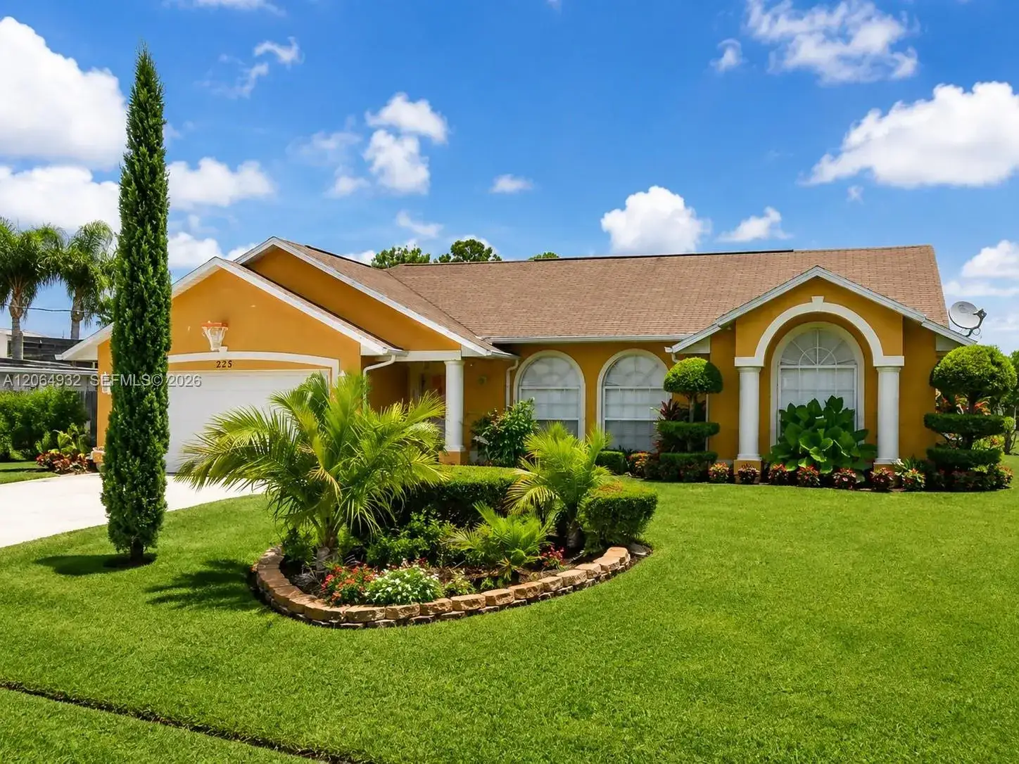 3 bedroom 2 bath Residential for sale at 273 SE Whitmore Dr, Port St. Lucie FL 34984