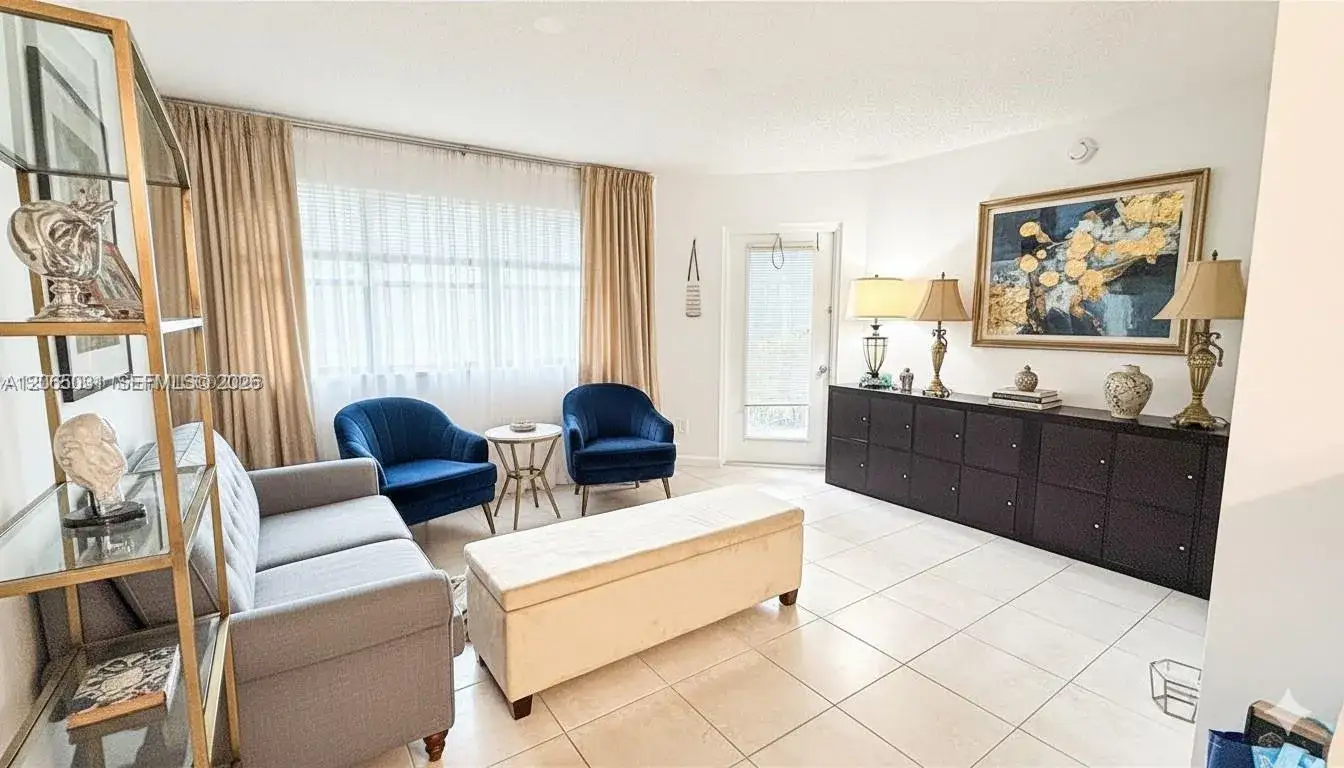 1 bedroom 1 bath Residential for sale at 540 S Park Rd # 9, Hollywood FL 33021
