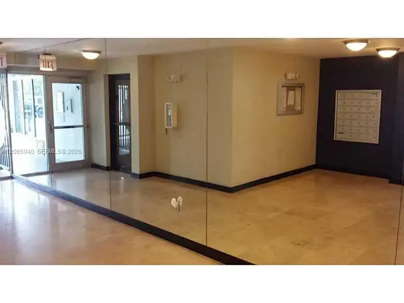 1 bedroom 1 bath Residential Lease for rent at 1605 Bay Rd # 403, Miami Beach FL 33139