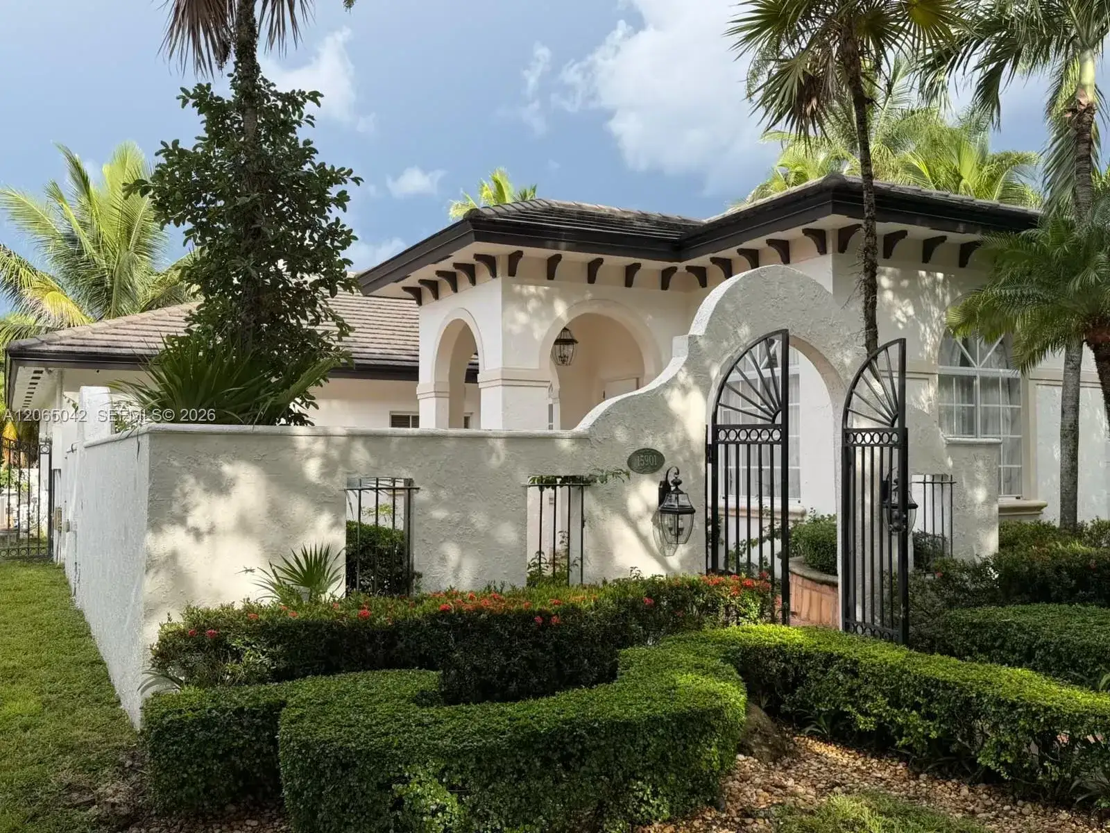 4 bedroom 2 bath Residential for sale at 15901 NW 83rd Pl, Miami Lakes FL 33016