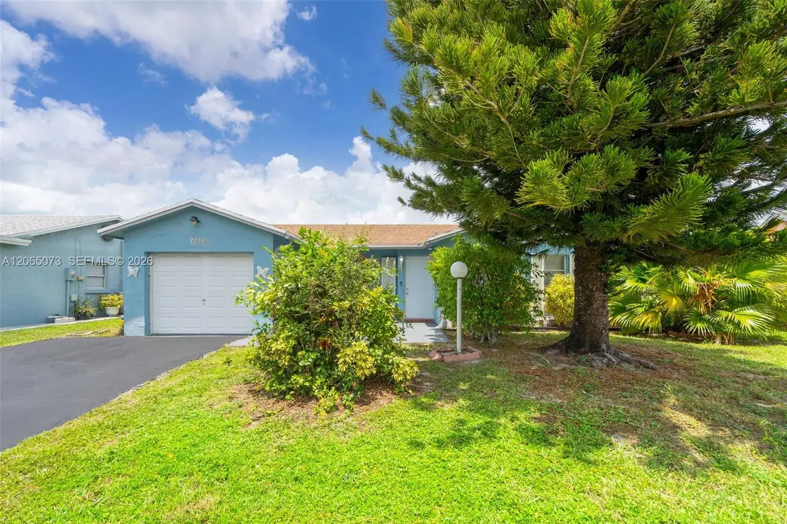 2 bedroom 2 bath Residential for sale at 7235 Pine Bluff Dr, Lake Worth FL 33467