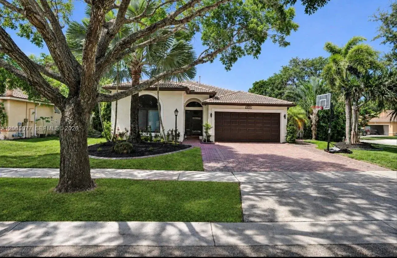 5 bedroom 3 bath Residential for sale at 14298 NW 23rd St, Pembroke Pines FL 33028