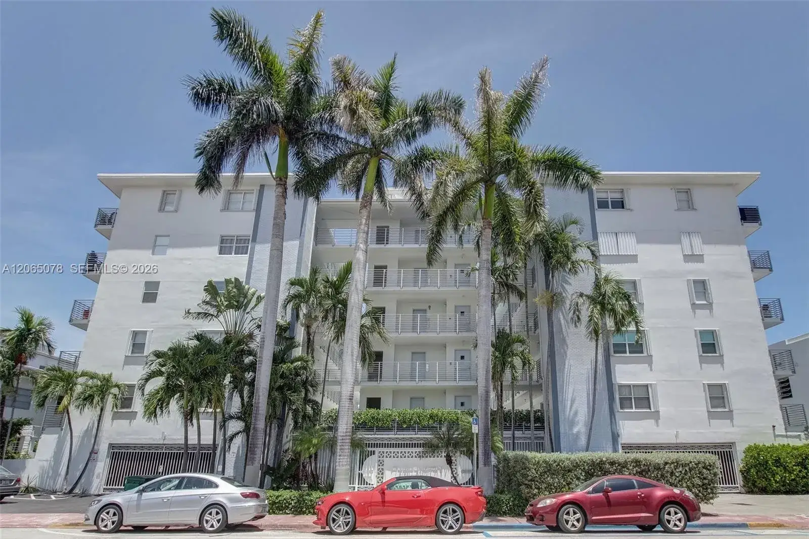 1 bedroom 1 bath Residential for sale at 1545 Euclid Ave # 3C, Miami Beach FL 33139
