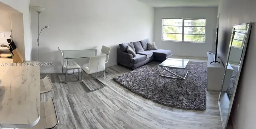 1 bedroom 1 bath Residential Lease for rent at 2825 NE 201st Ter # M215, Aventura FL 33180