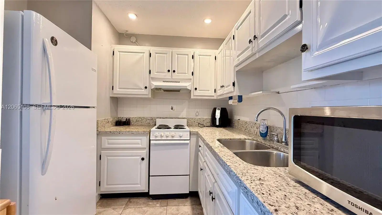 1 bedroom 1 bath Residential Lease for rent at 22 SE 3rd Ter # 31, Dania Beach FL 33004