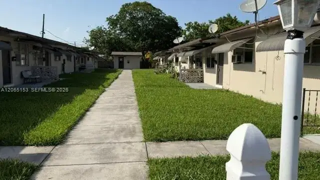 1 bedroom 1 bath Residential Lease for rent at 2901 Jackson St # 1, Hollywood FL 33020