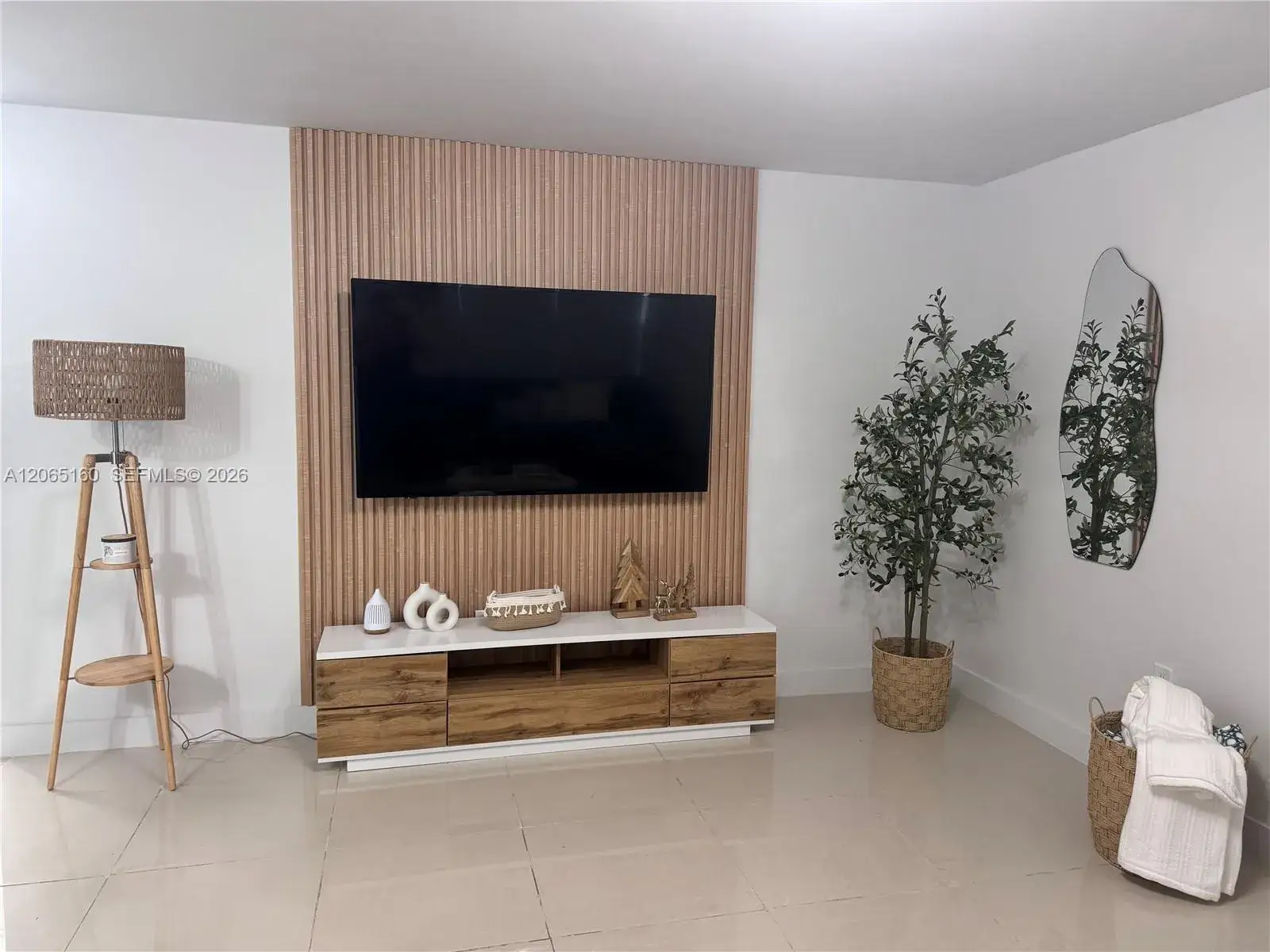 1 bedroom 1 bath Residential Lease for rent at 7904 West Dr # 608, North Bay Village FL 33141