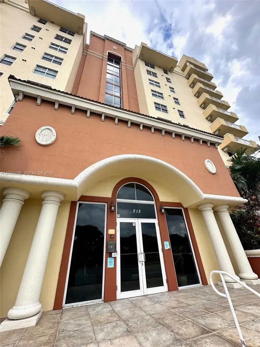 2 bedroom 2 bath Residential for sale at 215 SW 42nd Ave # 401, Miami FL 33134