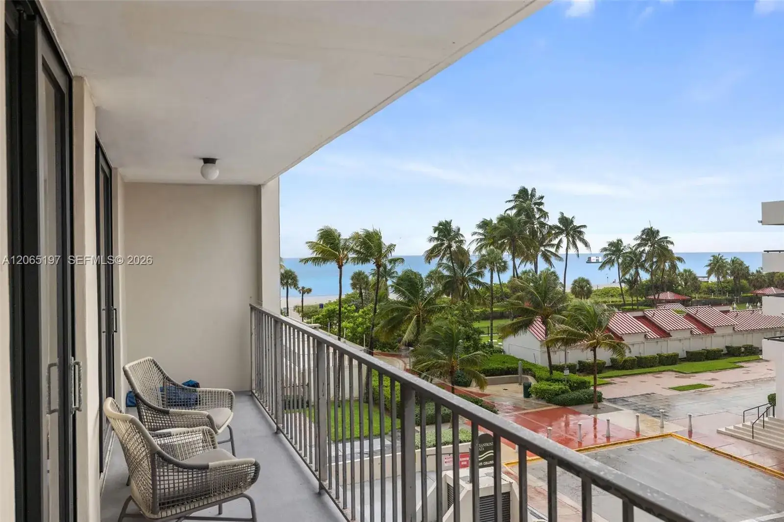 1 bedroom 1 bath Residential Lease for rent at 2625 Collins Ave # 402, Miami Beach FL 33140
