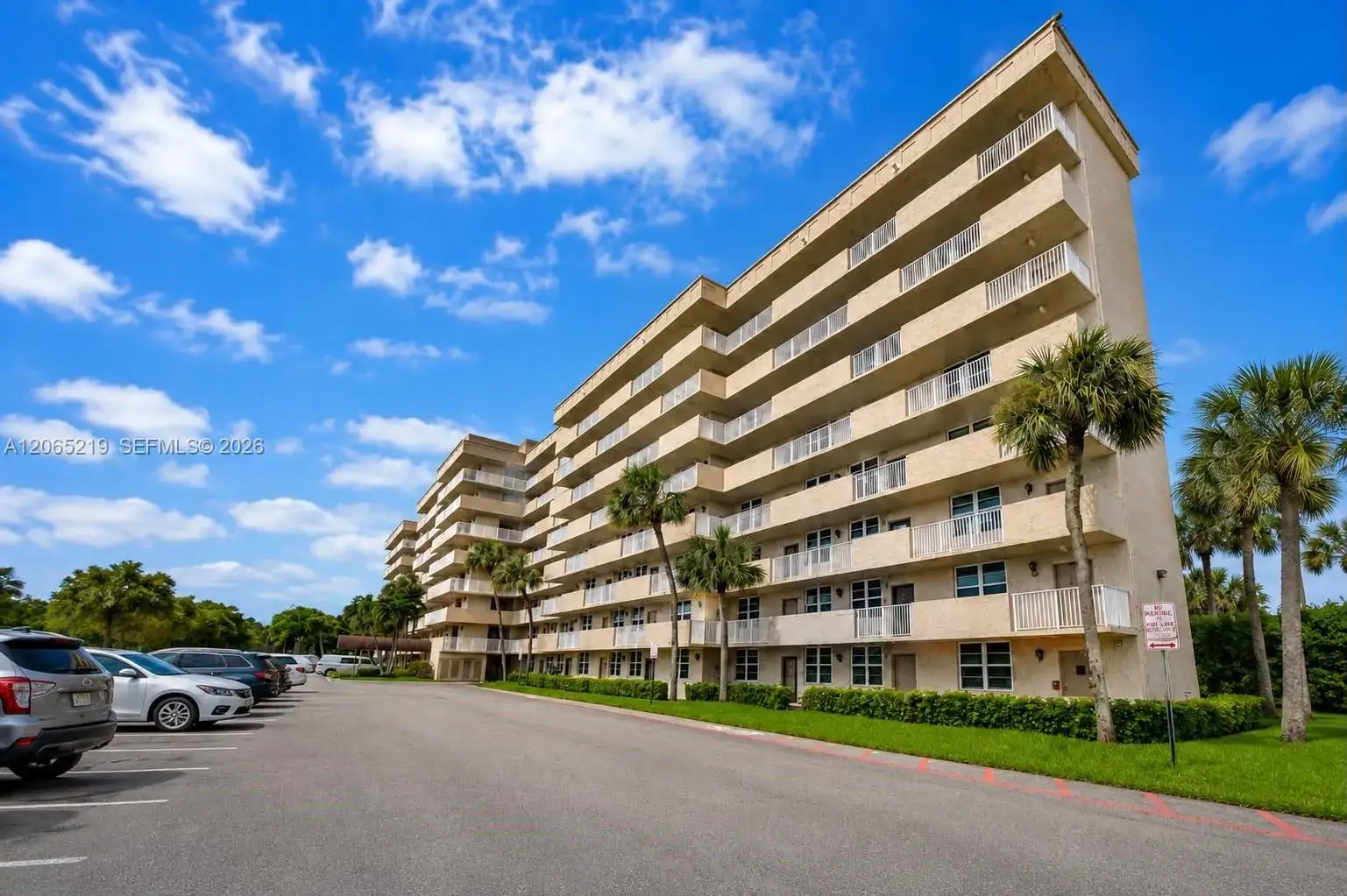2 bedroom 2 bath Residential Lease for rent at 250 Jacaranda Dr # 805, Plantation FL 33324