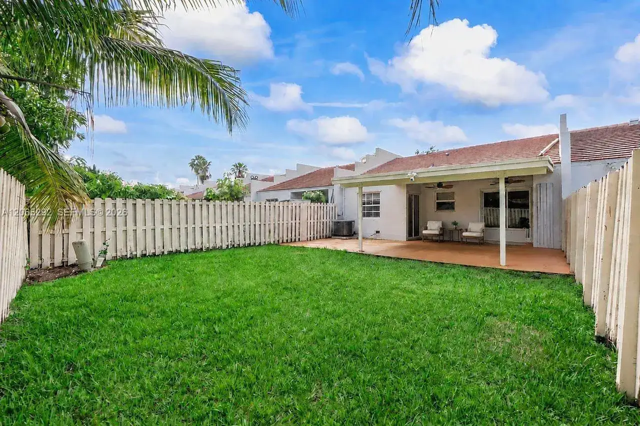 3 bedroom 2 bath Residential for sale at 10340 SW 154th Pl # 41, Miami FL 33196