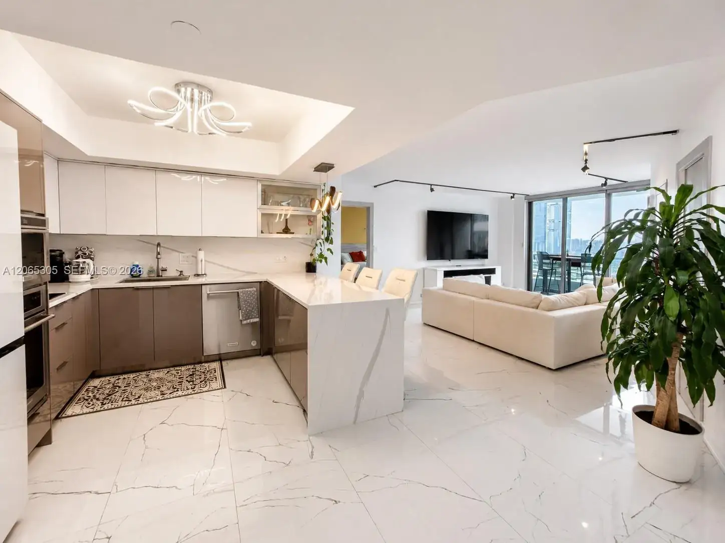 1 bedroom 1 bath Residential Lease for rent at 3600 Mystic Pointe Dr # 1715, Aventura FL 33180