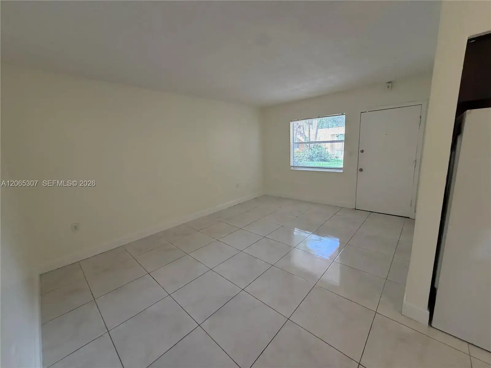 1 bedroom 1 bath Residential Lease for rent at 16150 NE 19th Ct # 2, North Miami Beach FL 33162