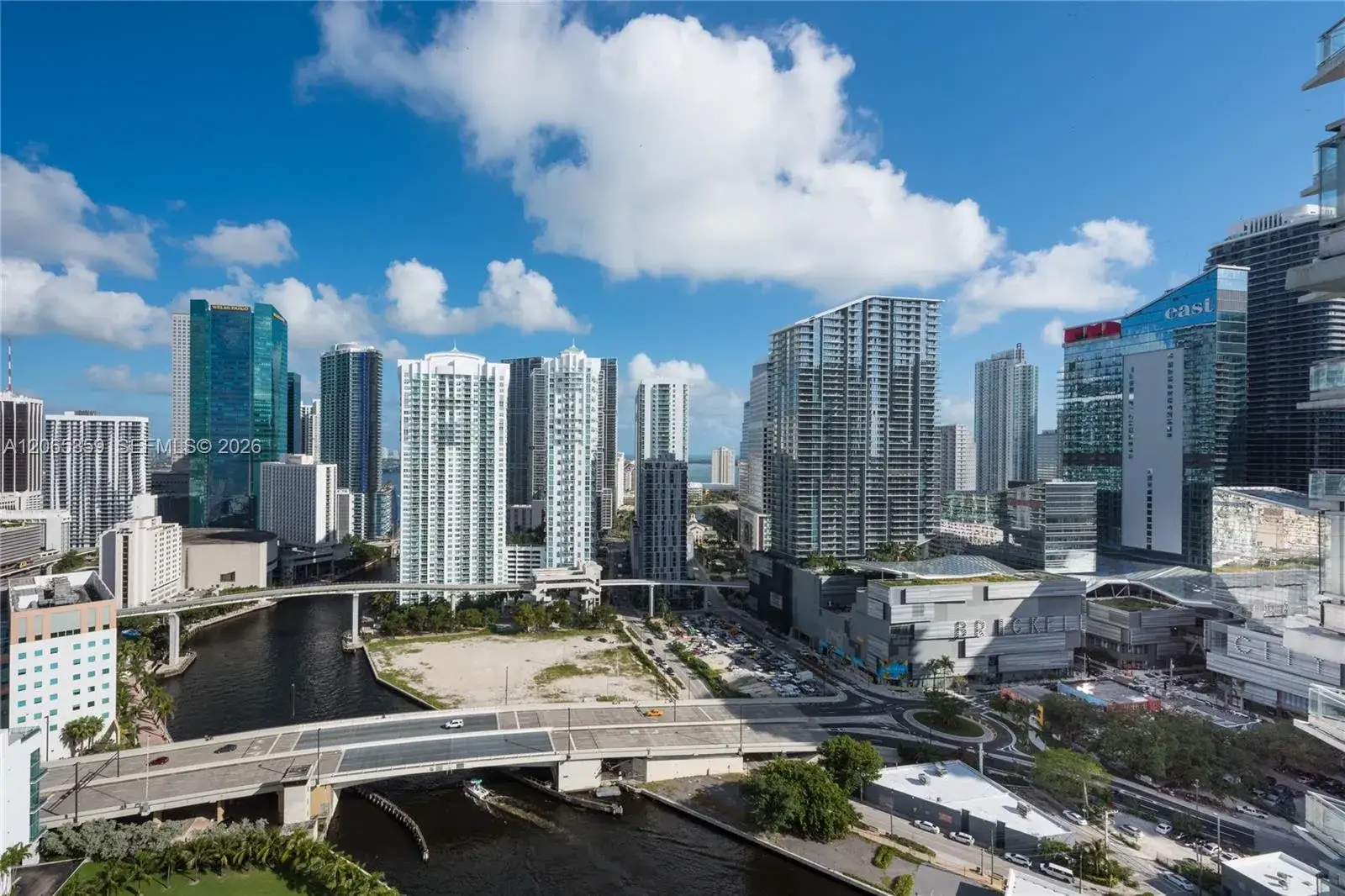 2 bedroom 2 bath Residential Lease for rent at 92 SW 3rd Street # 2812, Miami FL 33130