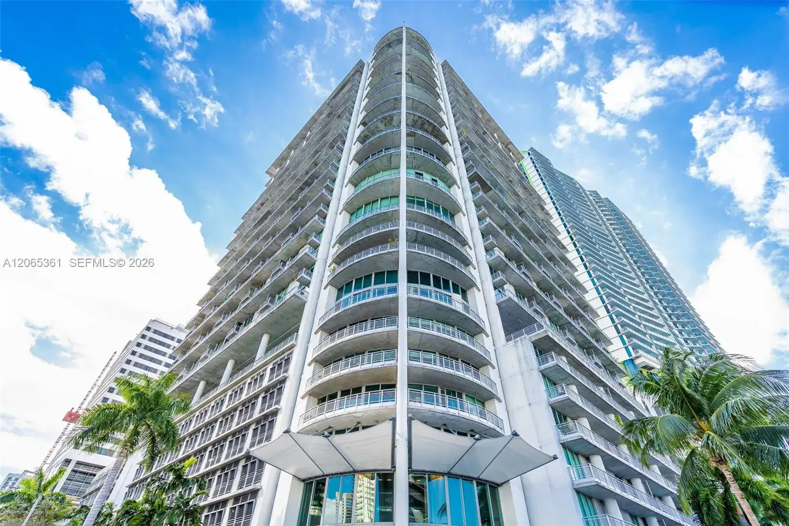 1 bedroom 1 bath Residential for sale at 690 SW 1st Ct # 2507, Miami FL 33130