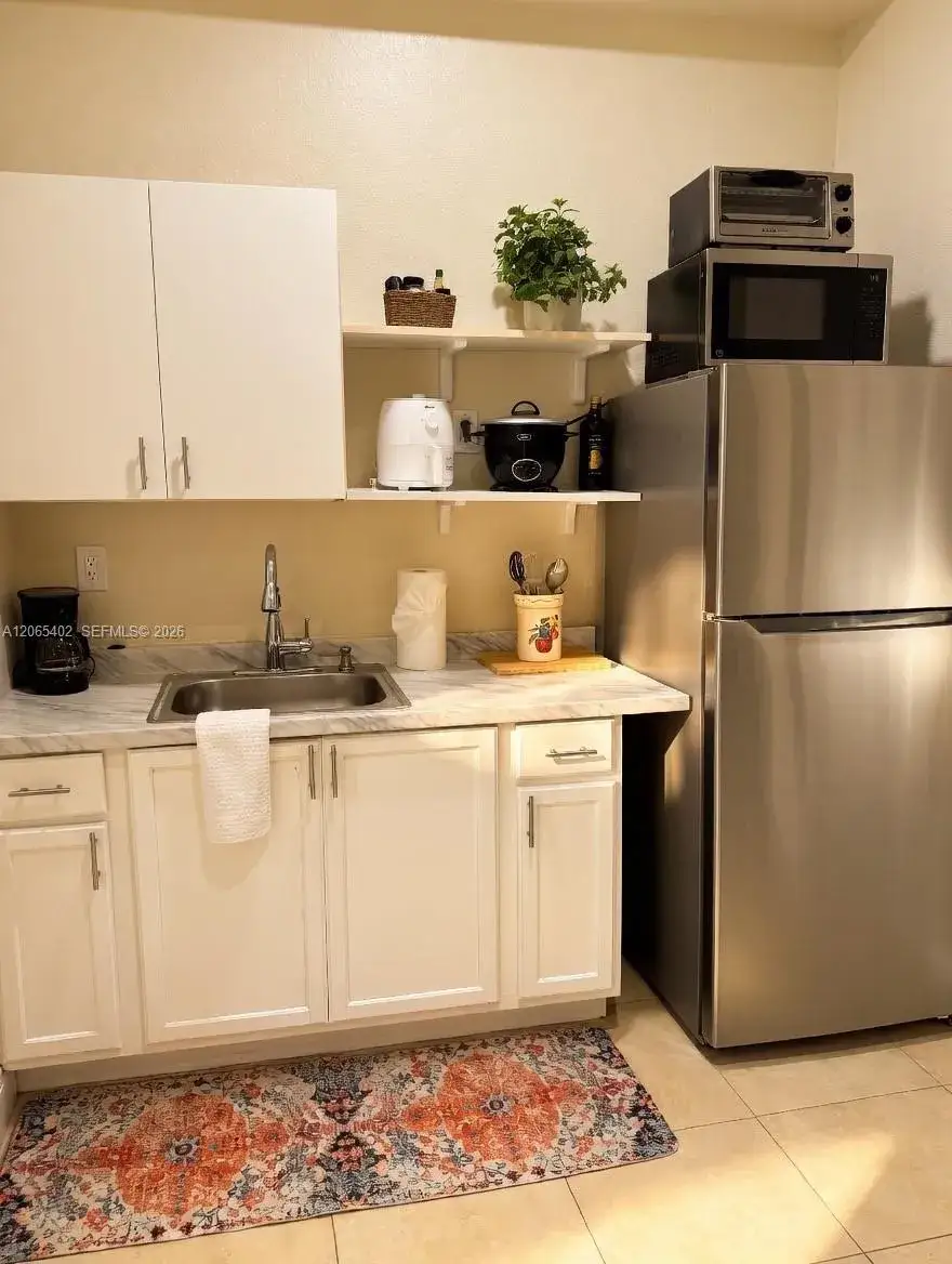 1 bath Residential Lease for rent at 15862 SW 140th St # 0, Miami FL 33196