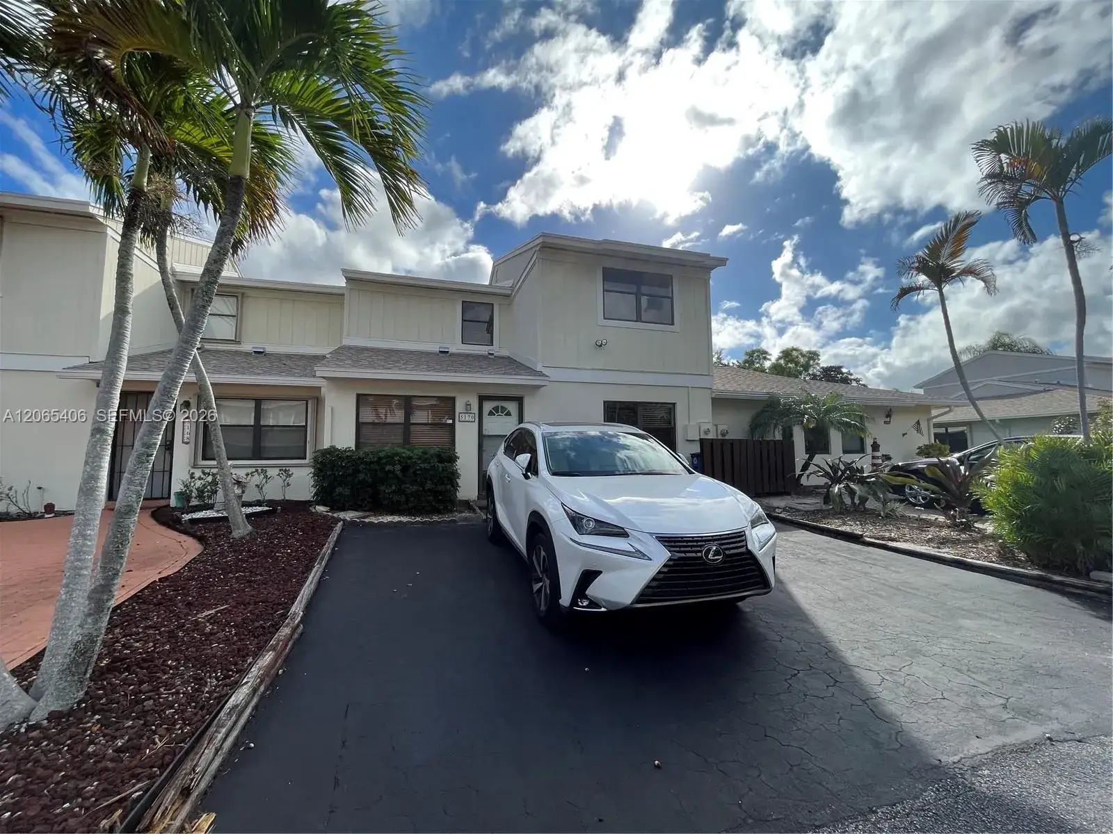 3 bedroom 2 bath Residential Lease for rent at 5170 Tennis Ln, Delray Beach FL 33484