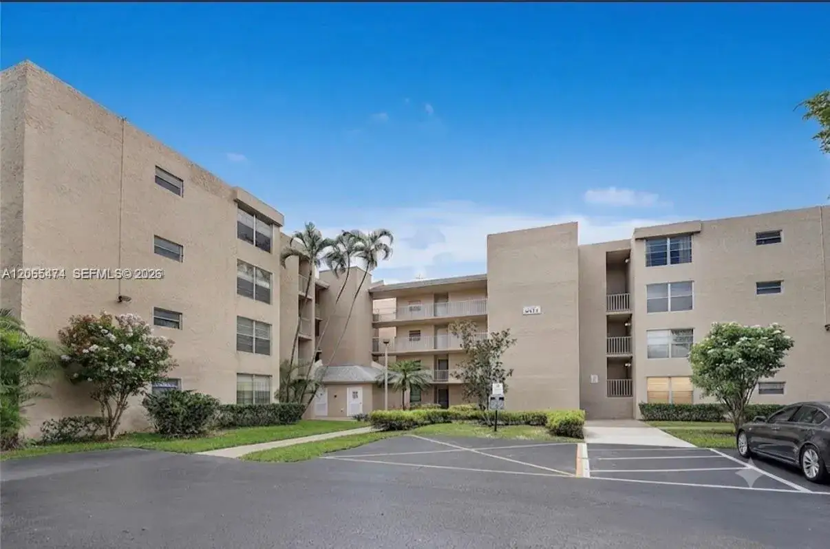 2 bedroom 2 bath Residential for sale at 9471 Evergreen Pl # 307, Davie FL 33324