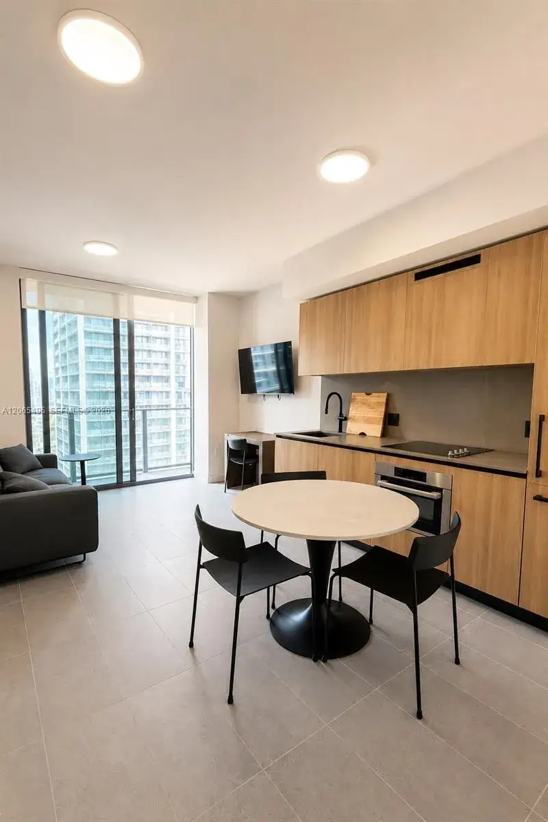 1 bedroom 2 bath Residential Lease for rent at 121 NE 5th St # 2810, Miami FL 33132