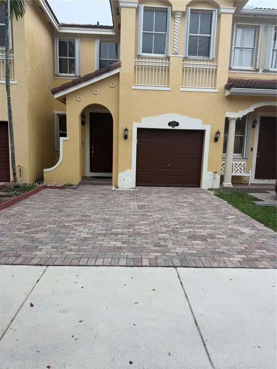 15069 SW 9th Way # 0, Miami FL 33194