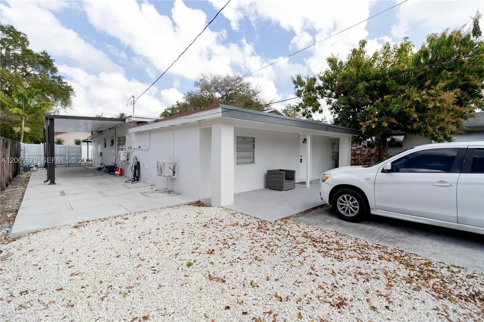 1 bedroom 1 bath Residential Lease for rent at 5803 Buchanan St, Hollywood FL 33021