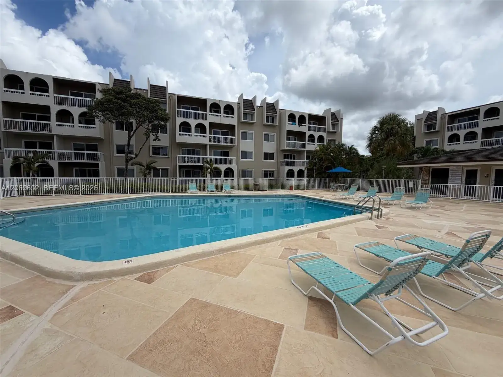 2 bedroom 1 bath Residential for sale at 7850 Camino Real # 401, Miami FL 33143